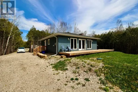 134 Maple Golf Crescent Northern Bruce Peninsula ON N0H 2R0