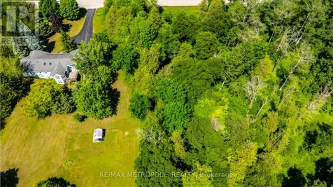 8232 Concession Road 12 Mapleton ON N0G 2K0