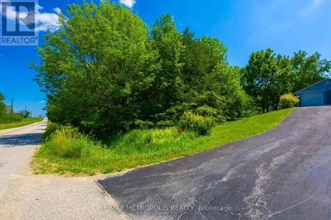 8232 Concession Road 12 Mapleton ON N0G 2K0