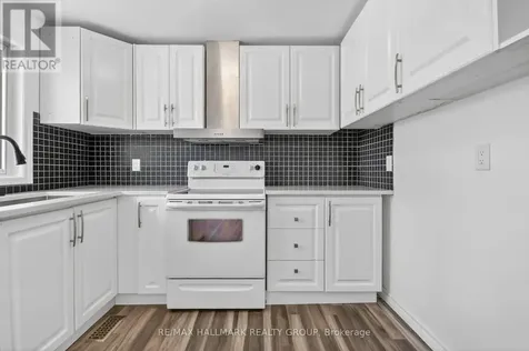 86 Esterlawn Private Ottawa ON K2A 4C1