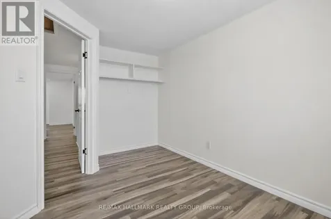 86 Esterlawn Private Ottawa ON K2A 4C1