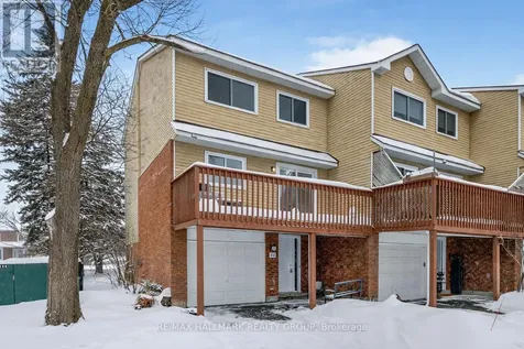 86 Esterlawn Private Ottawa ON K2A 4C1