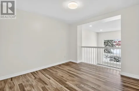86 Esterlawn Private Ottawa ON K2A 4C1