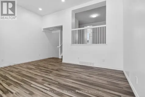 86 Esterlawn Private Ottawa ON K2A 4C1