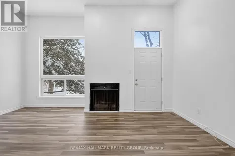 86 Esterlawn Private Ottawa ON K2A 4C1