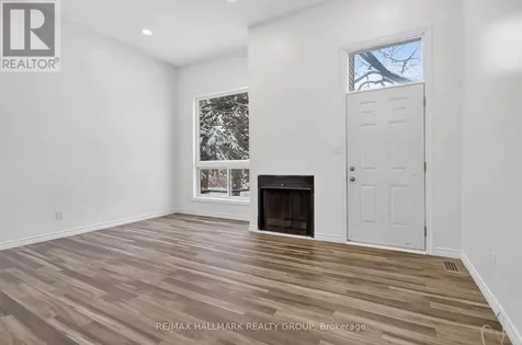 86 Esterlawn Private Ottawa ON K2A 4C1