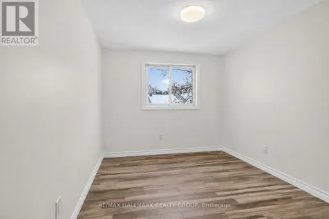86 Esterlawn Private Ottawa ON K2A 4C1