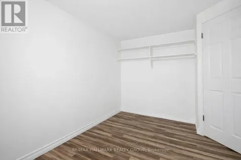 86 Esterlawn Private Ottawa ON K2A 4C1