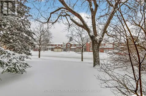 86 Esterlawn Private Ottawa ON K2A 4C1