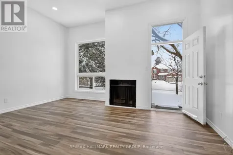 86 Esterlawn Private Ottawa ON K2A 4C1