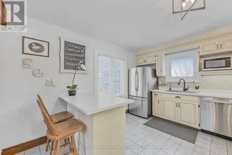 3 Sydenham Trail East Clearview ON L0M 1H0