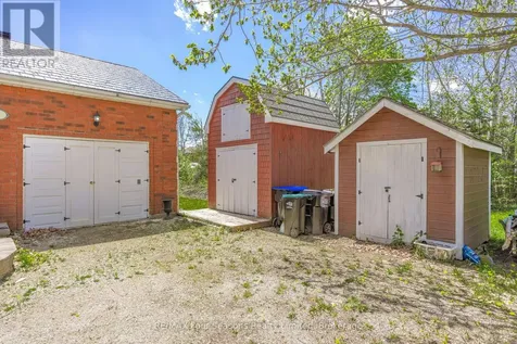 3 Sydenham Trail East Clearview ON L0M 1H0