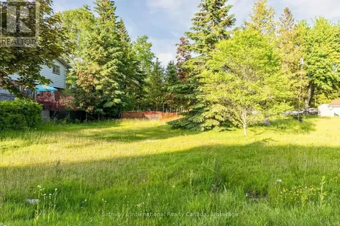 11 62nd Street South Wasaga Beach ON L9Z 1V5