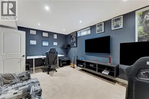 1 Bowen Lane Brantford ON N3T 6G3
