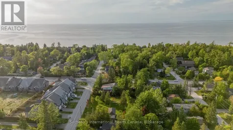 19 62nd Street South Wasaga Beach ON L9Z 1V5