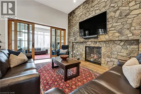 44 Pioneer Ridge Drive Kitchener ON N2P 0G6