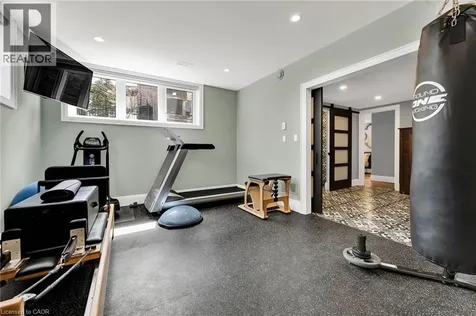44 Pioneer Ridge Drive Kitchener ON N2P 0G6