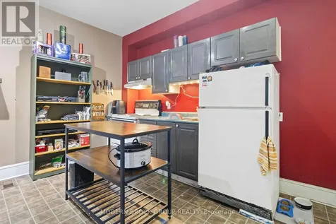 35 Perth Street Brockville ON K6V 5C3