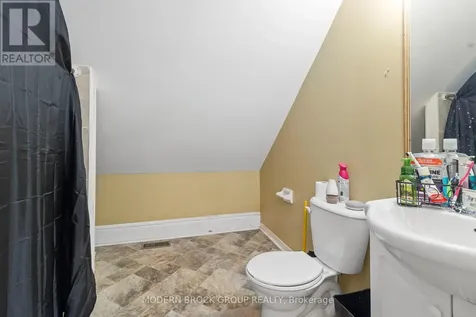 35 Perth Street Brockville ON K6V 5C3