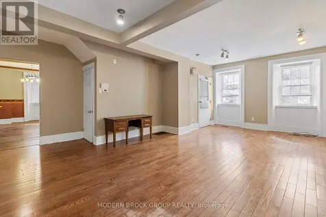 35 Perth Street Brockville ON K6V 5C3