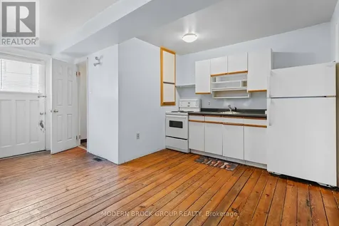 35 Perth Street Brockville ON K6V 5C3
