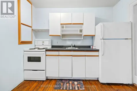 35 Perth Street Brockville ON K6V 5C3