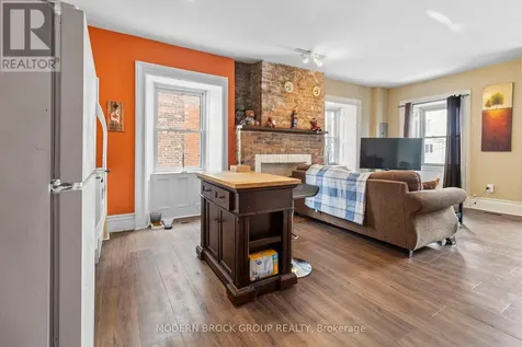 33 Perth Street Brockville ON K6V 5C3