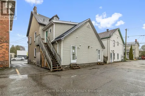 33 Perth Street Brockville ON K6V 5C3