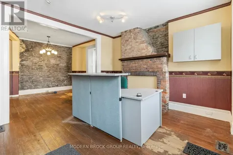 33 Perth Street Brockville ON K6V 5C3