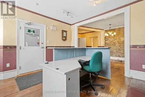 33 Perth Street Brockville ON K6V 5C3