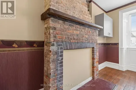 33 Perth Street Brockville ON K6V 5C3