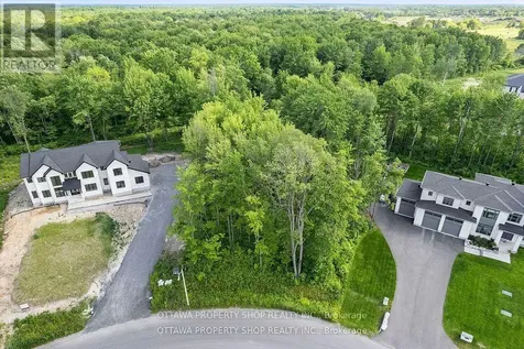 583 Shoreway Drive Ottawa ON K4P 0G3