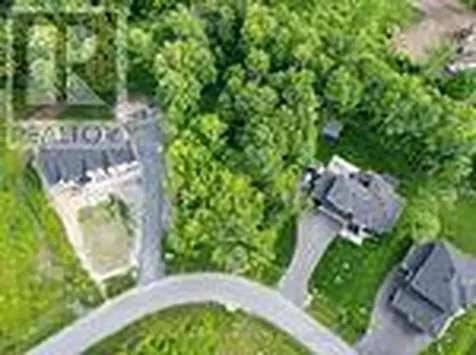 583 Shoreway Drive Ottawa ON K4P 0G3