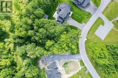 583 Shoreway Drive Ottawa ON K4P 0G3