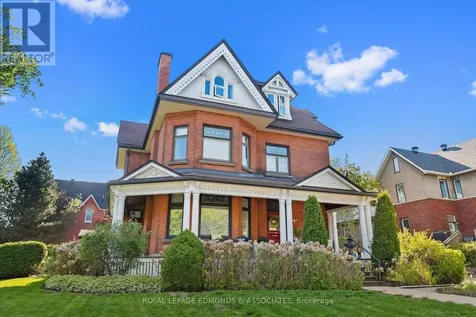 307 Maple Avenue Pembroke ON K8A 1L8