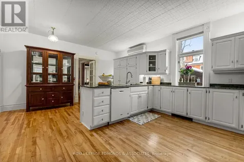 307 Maple Avenue Pembroke ON K8A 1L8