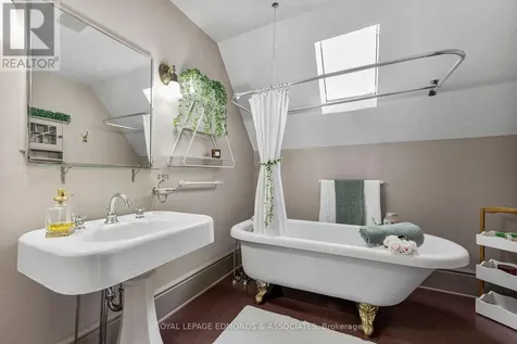 307 Maple Avenue Pembroke ON K8A 1L8
