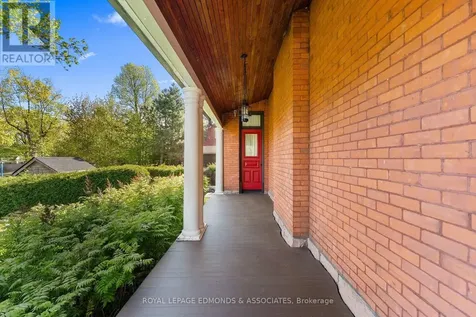 307 Maple Avenue Pembroke ON K8A 1L8