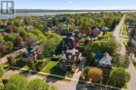 307 Maple Avenue Pembroke ON K8A 1L8
