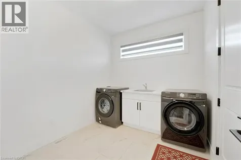 7266 Silver Creek Circle London ON N6P 0G9