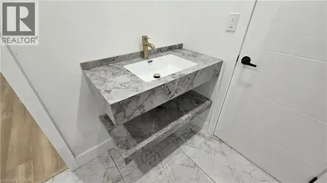7266 Silver Creek Circle London ON N6P 0G9