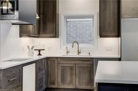 54 Jacob Detweiller Drive Kitchener ON N2P 0K7