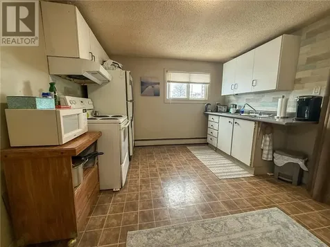 381 Bessie Avenue Sudbury ON P3C 4H6