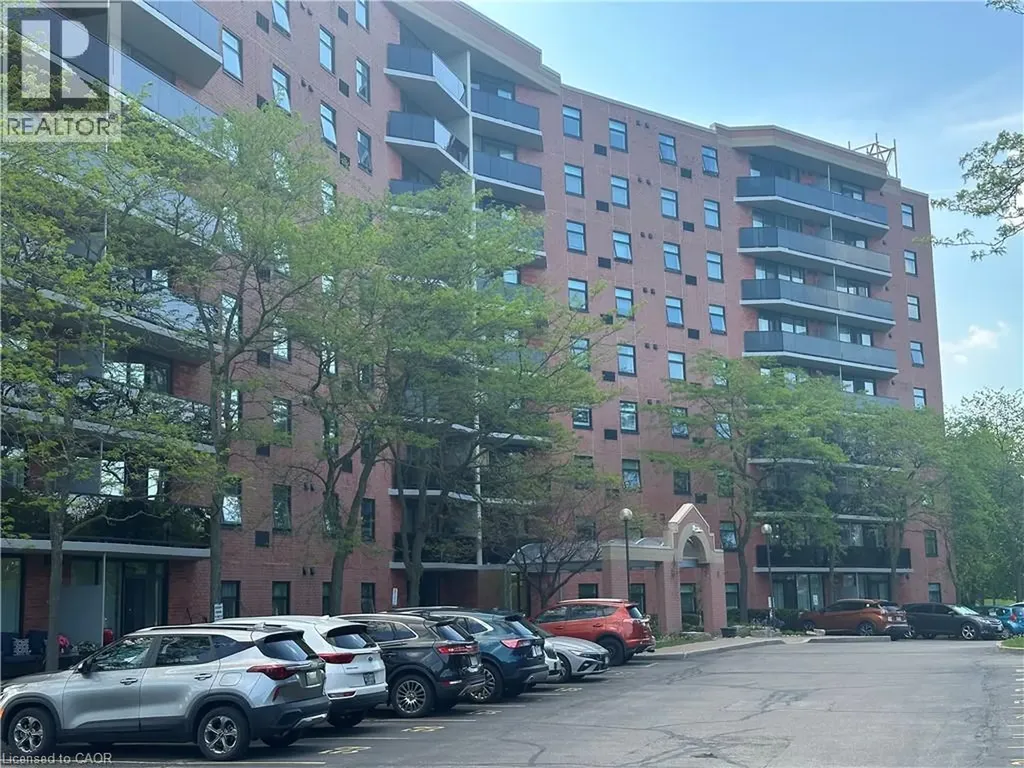 9 Bonheur Court Brantford ON N3P 1Z5