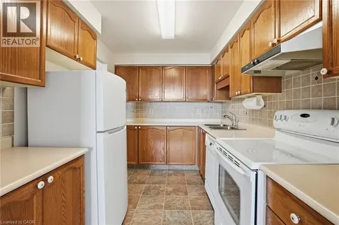 9 Bonheur Court Brantford ON N3P 1Z5