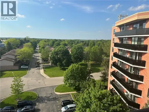 9 Bonheur Court Brantford ON N3P 1Z5