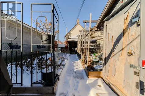 126 Tisdale Street North Hamilton ON L8L 5M6