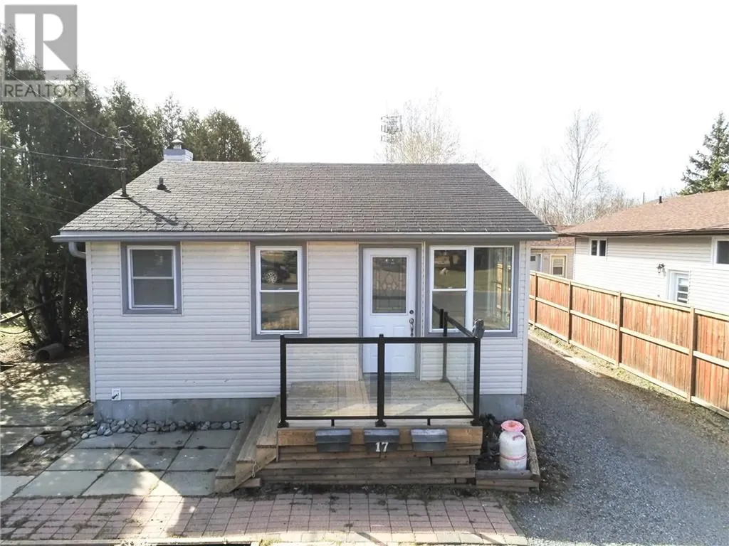 17 Clairmont Street Sudbury ON P3B 3S4