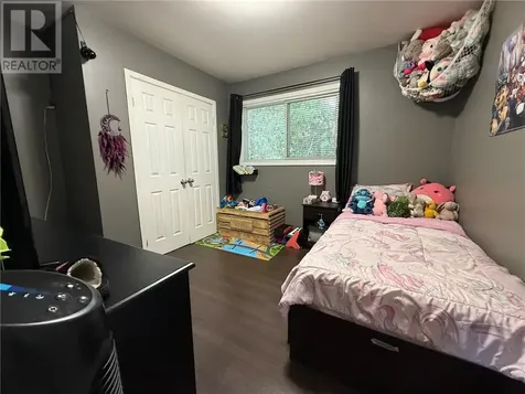 17 Clairmont Street Sudbury ON P3B 3S4