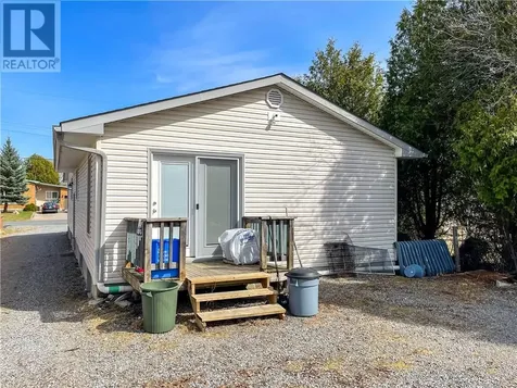 17 Clairmont Street Sudbury ON P3B 3S4